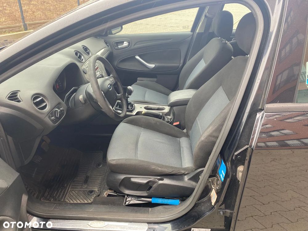 Ford Mondeo 1.8 TDCi Ambiente - 17