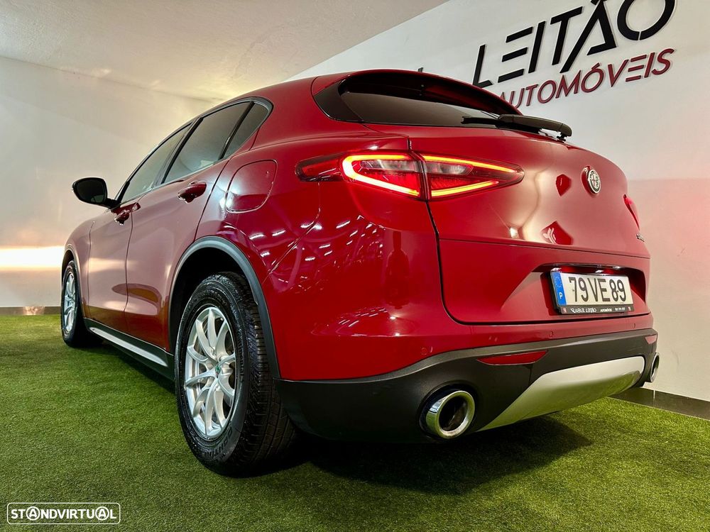 Alfa Romeo Stelvio 2.2 D AT8 - 8