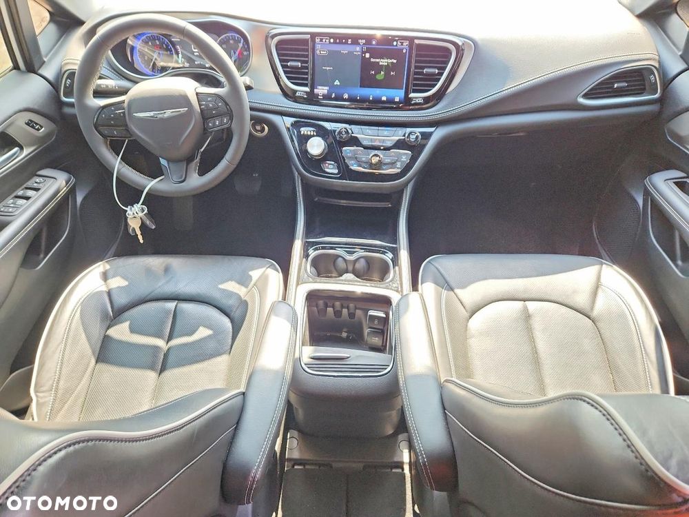 Chrysler Pacifica - 7