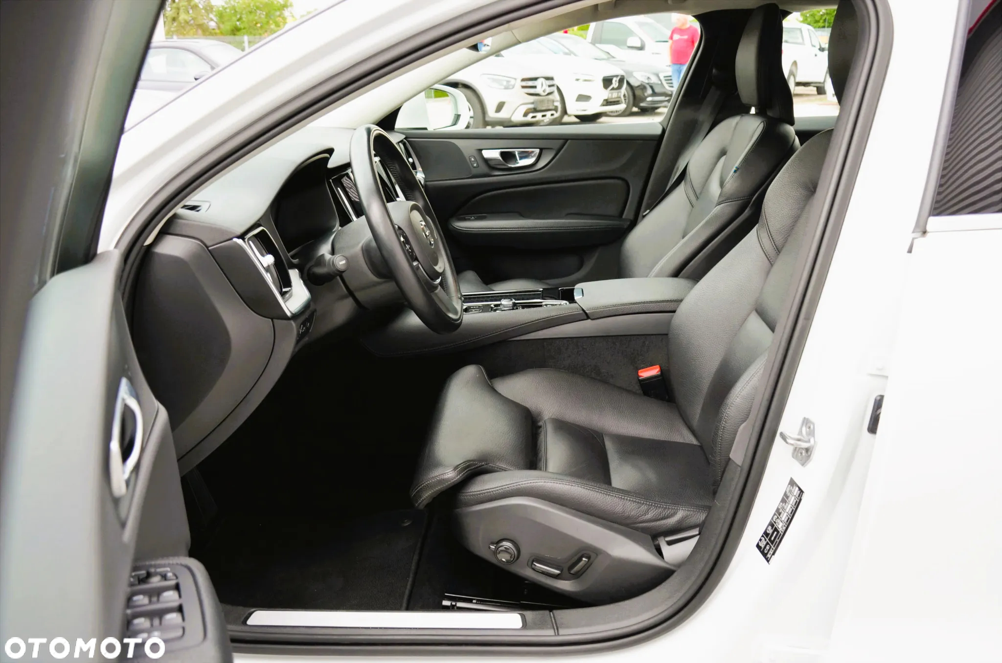 Volvo V60 T6 AWD Recharge Geartronic Inscription Expression - 9