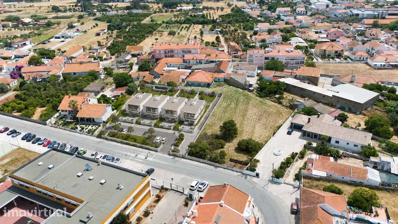 Terreno para construção de 4 moradias no centro da Quinta do Anjo - Grande imagem: 2/11