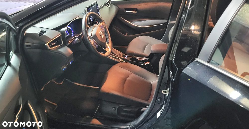Toyota Corolla 1.8 Hybrid Comfort - 18