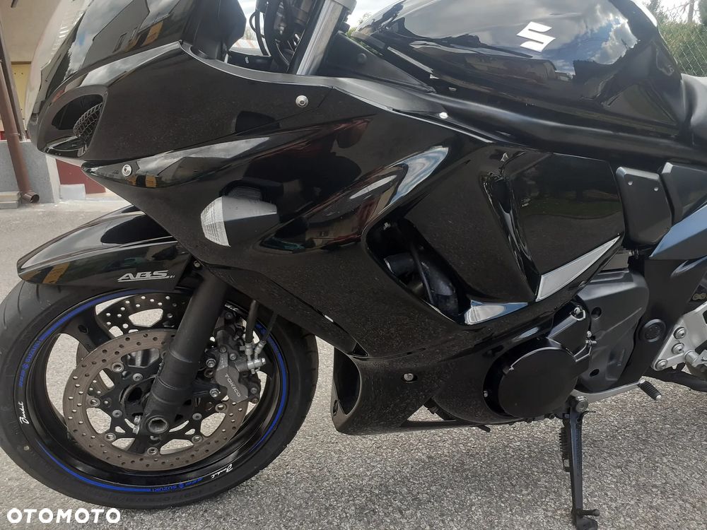 Suzuki GSX - 19