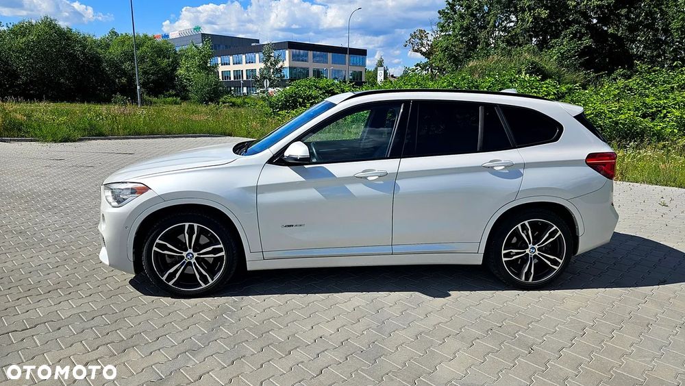 BMW X1 xDrive28i Sport Line - 10