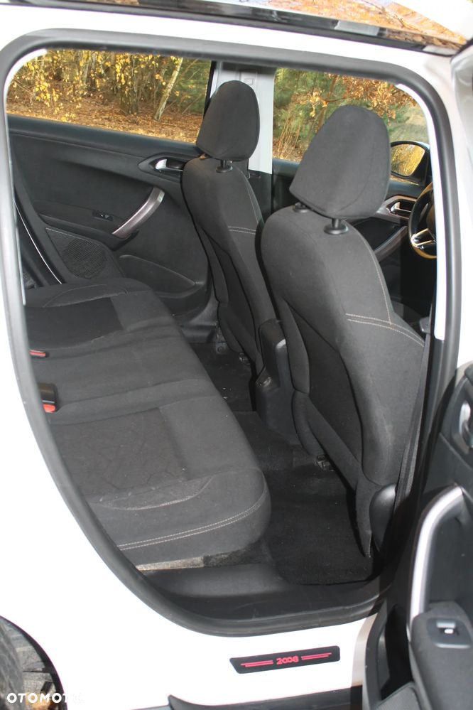 Peugeot 2008 PureTech 110 Style - 19