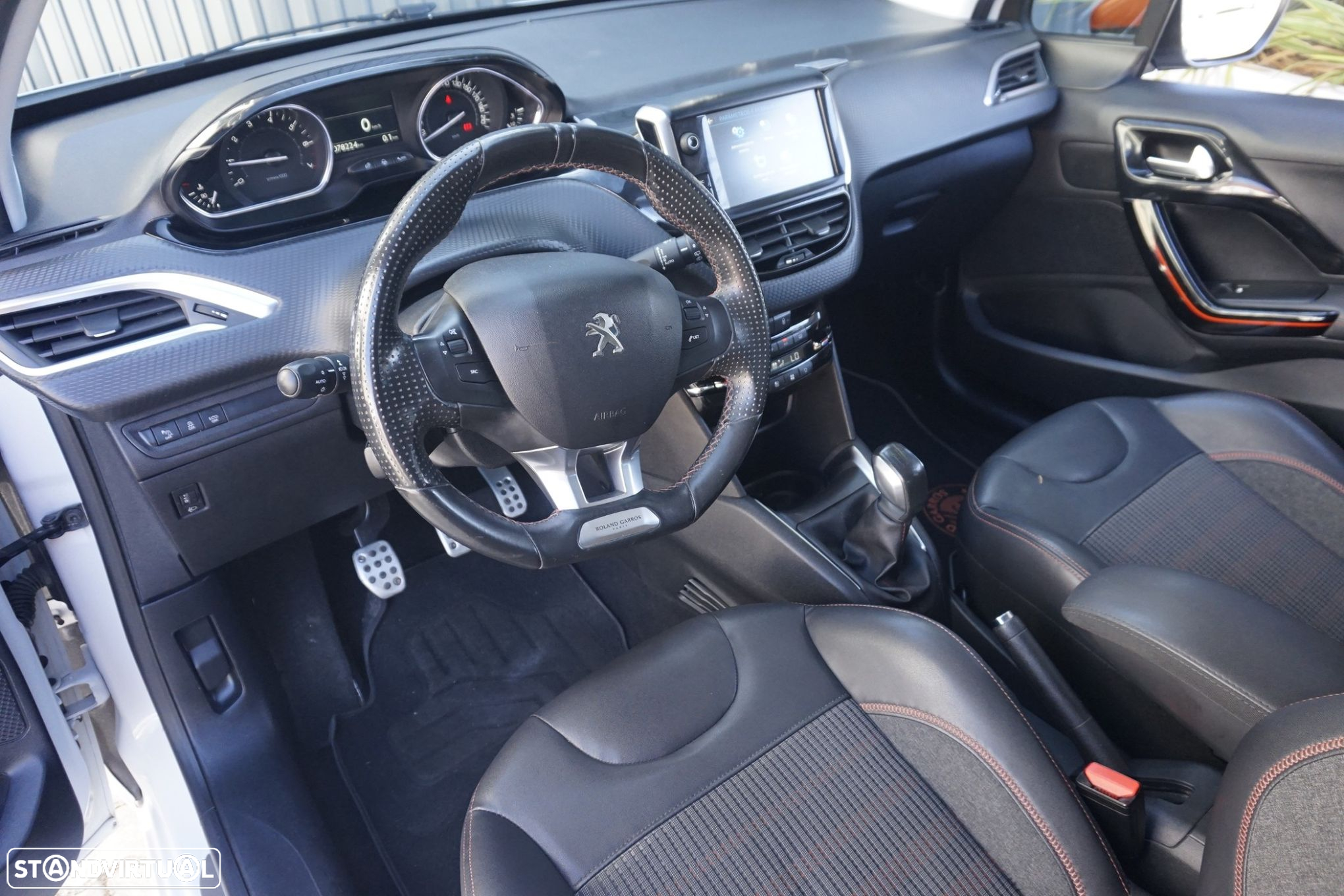 Peugeot 208 1.2 PureTech GT Line - 4
