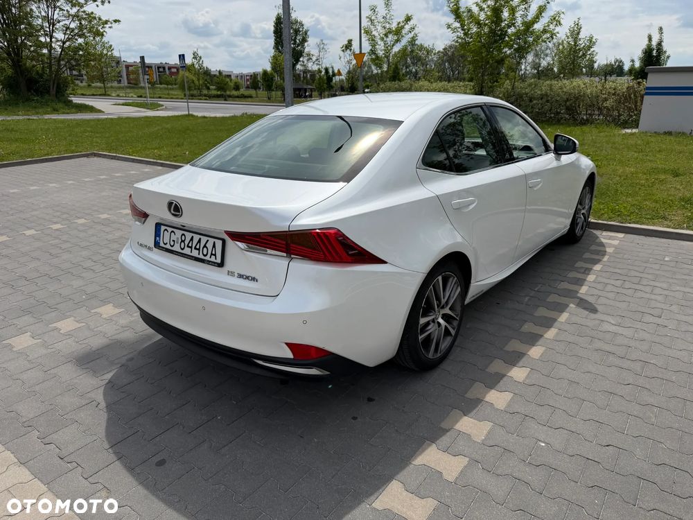 Lexus IS 300h Business Edition - 7