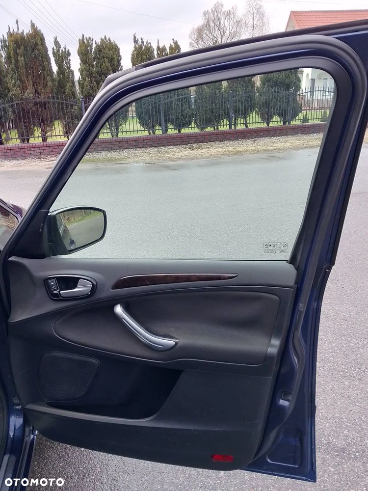 Ford Galaxy 2.0 TDCi Ghia - 18