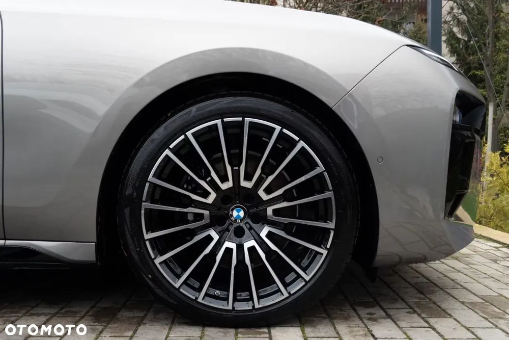 BMW Seria 7 - 8