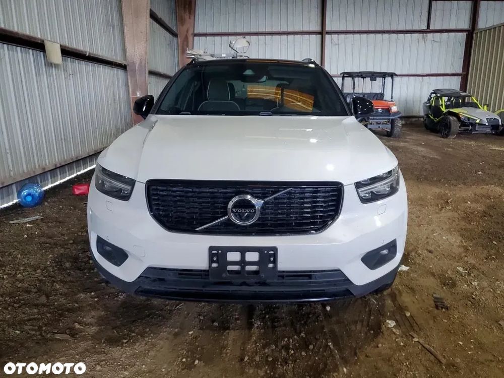 Volvo XC 40 T5 AWD R-Design - 5