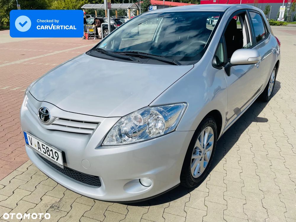 Toyota Auris 1.6 Executive - 1