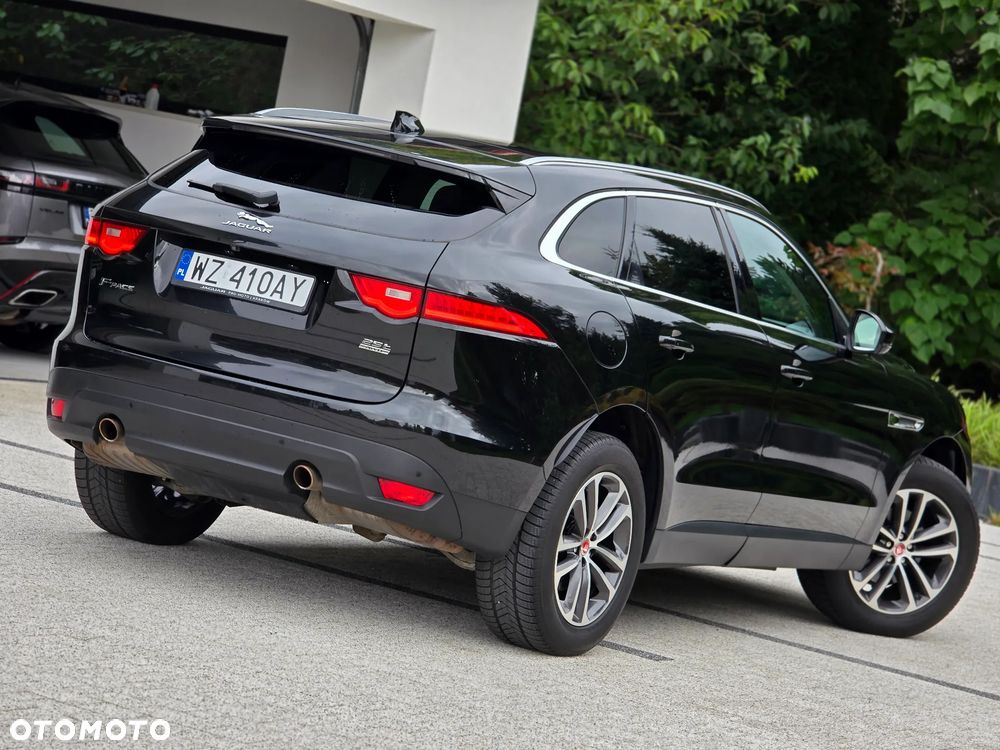 Jaguar F-Pace P250 AWD R-Dynamic Black - 36
