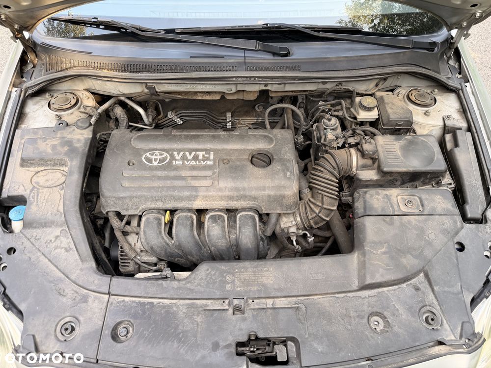 Toyota Avensis - 8