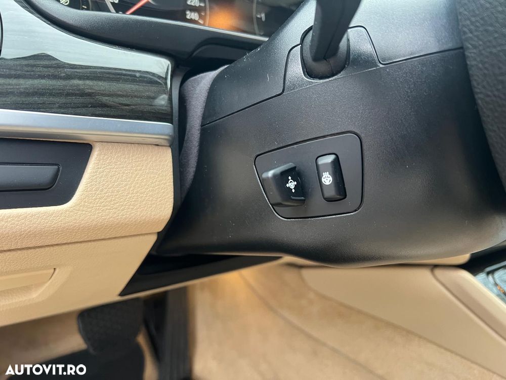 BMW Seria 5 520d Aut. Luxury Line - 13