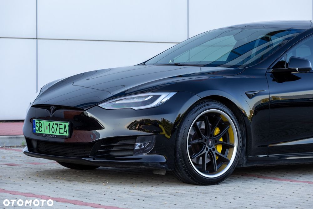Tesla Model S - 24