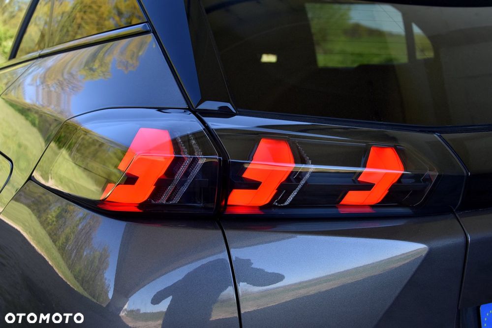 Peugeot 2008 PureTech 130 EAT8 GT - 22