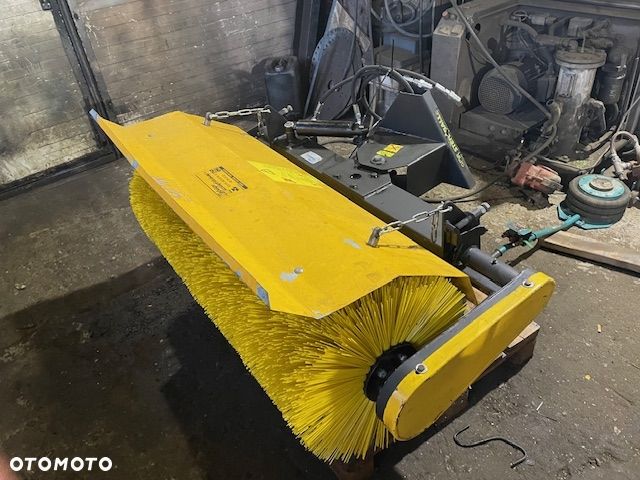 Zamiatarka odśnieżarka szczotka hydrauliczna GMR Stensballe Kubota Iseki Epoke - 1