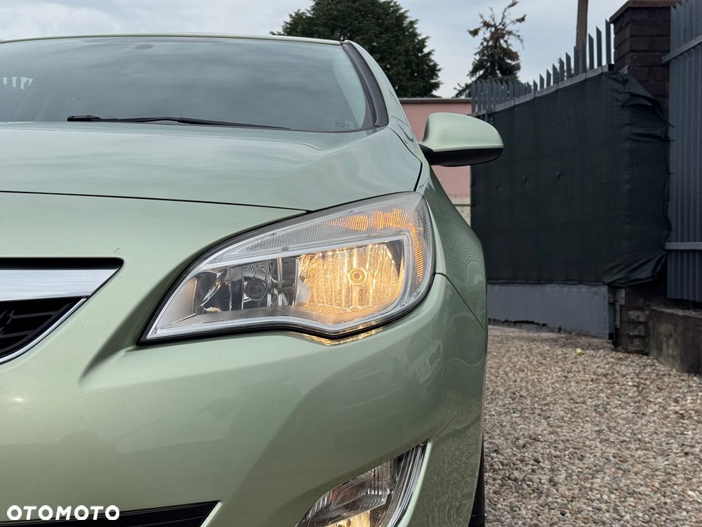 Opel Astra 1.4 Turbo 150 Jahre - 16