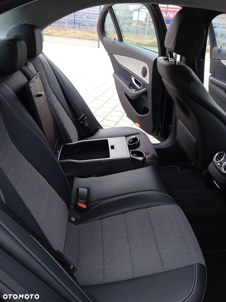 Mercedes-Benz Klasa E 220 d 9G-TRONIC Avantgarde - 14