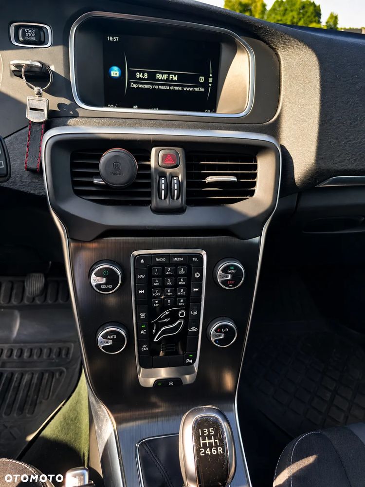 Volvo V40 D2 Drive-E R-Design Momentum - 12