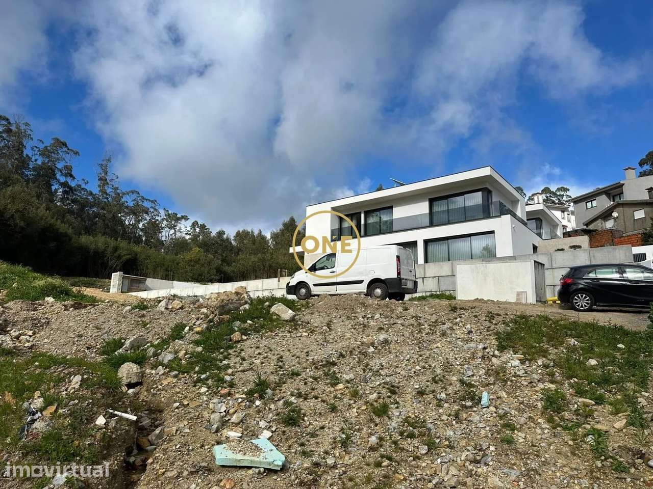 Terreno com projeto aprovado para construção de 2 Moradias - Grande imagem: 4/25