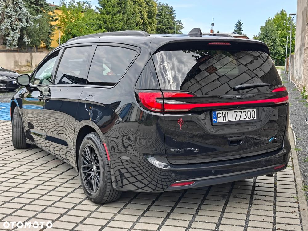 Chrysler Pacifica - 5