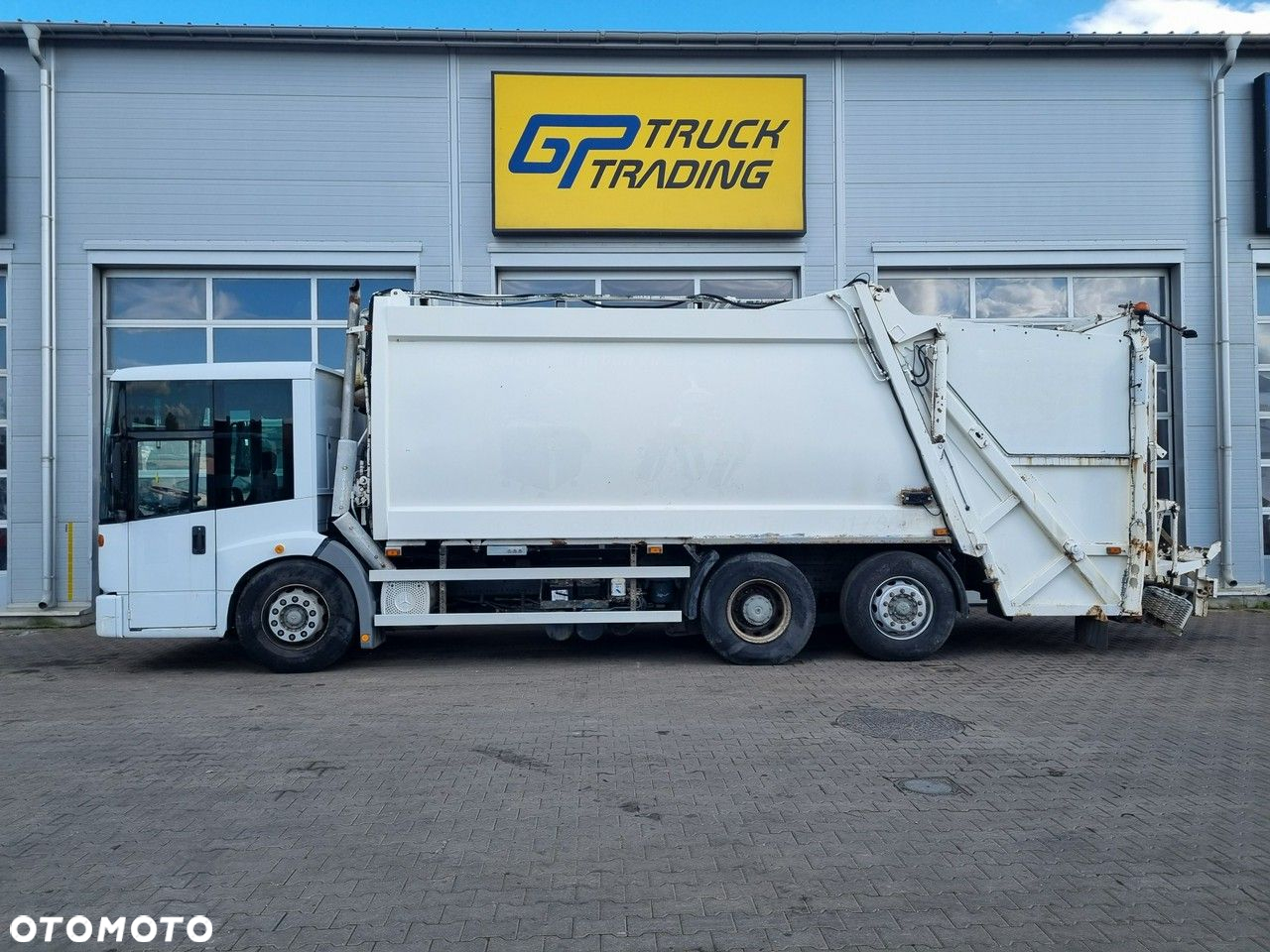 Mercedes-Benz Econic, zabudowa śmieciarki Schörling - 3