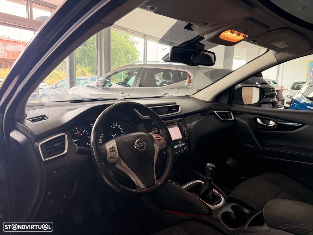Nissan Qashqai 1.5 dCi N-Connecta 18 - 19