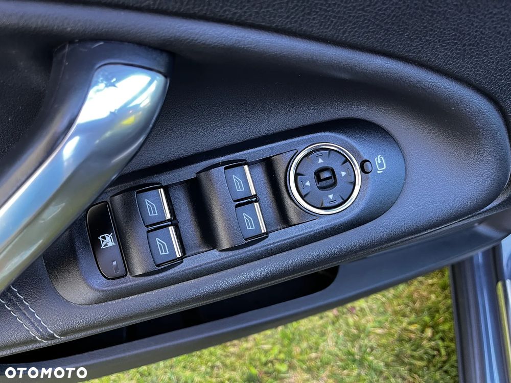 Ford Mondeo 2.0 TDCi Champions Edition - 13