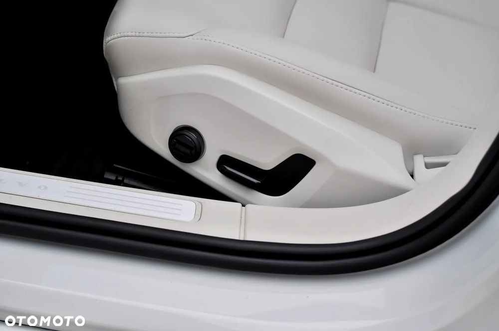 Volvo V60 B4 D Geartronic Momentum Pro - 20