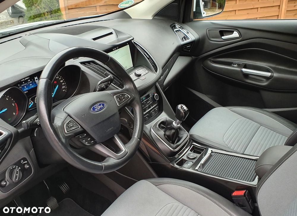 Ford Kuga 2.0 TDCi 2x4 Titanium - 16