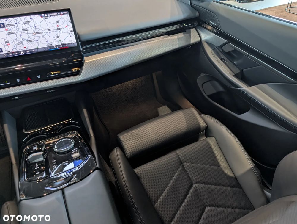 BMW Seria 5 520d mHEV - 14
