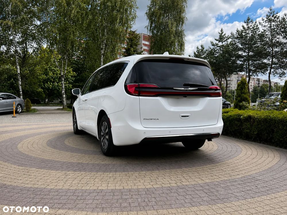 Chrysler Pacifica - 5