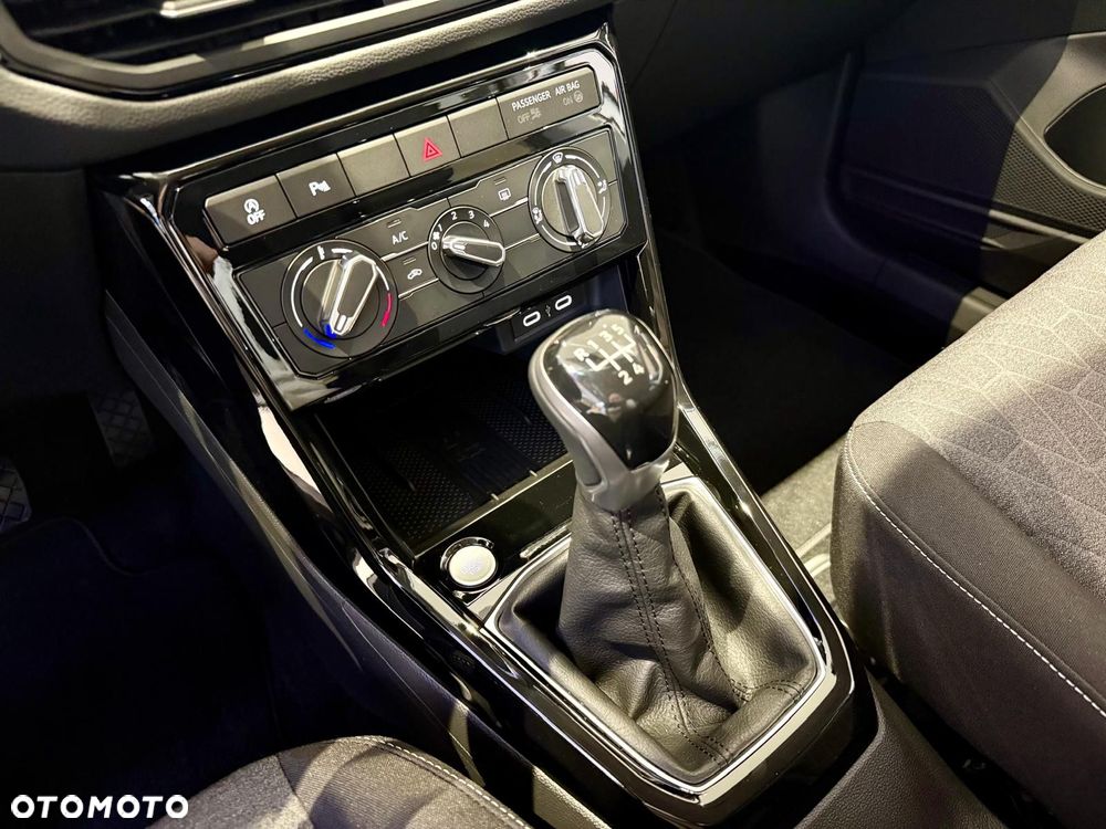 Volkswagen T-Cross - 19