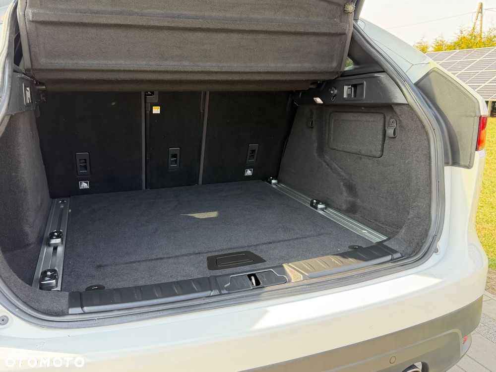 Jaguar F-Pace 2.0 i4D AWD R-Sport - 8