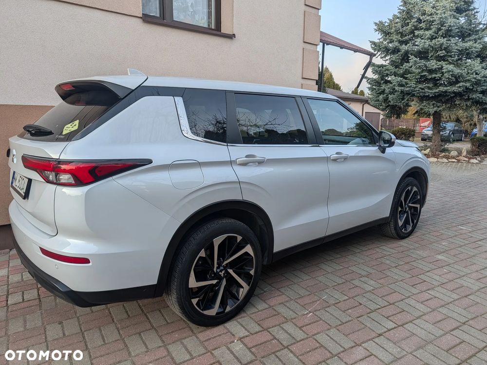 Mitsubishi Outlander - 21