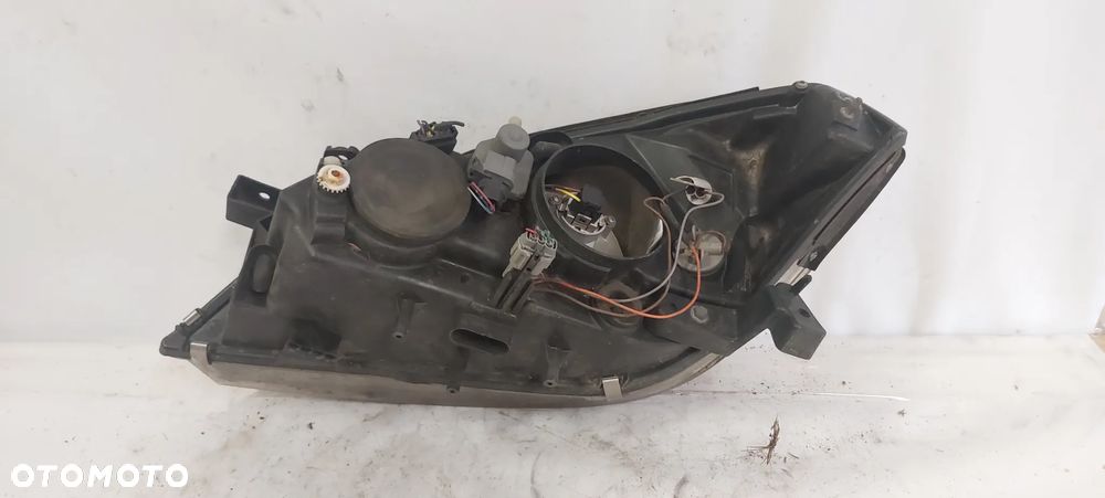 .  PRZOD PRZEDNIA LAMPA PRAWA NISSAN PRIMERA P12 - 6
