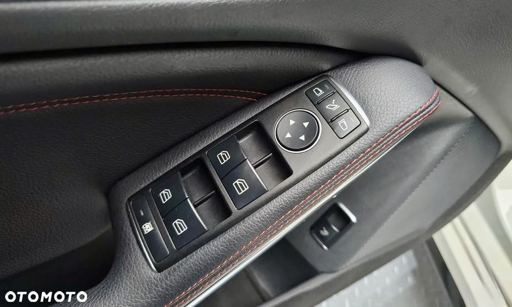 Mercedes-Benz CLA AMG 45 4Matic AMG Speedshift DCT 7G - 14