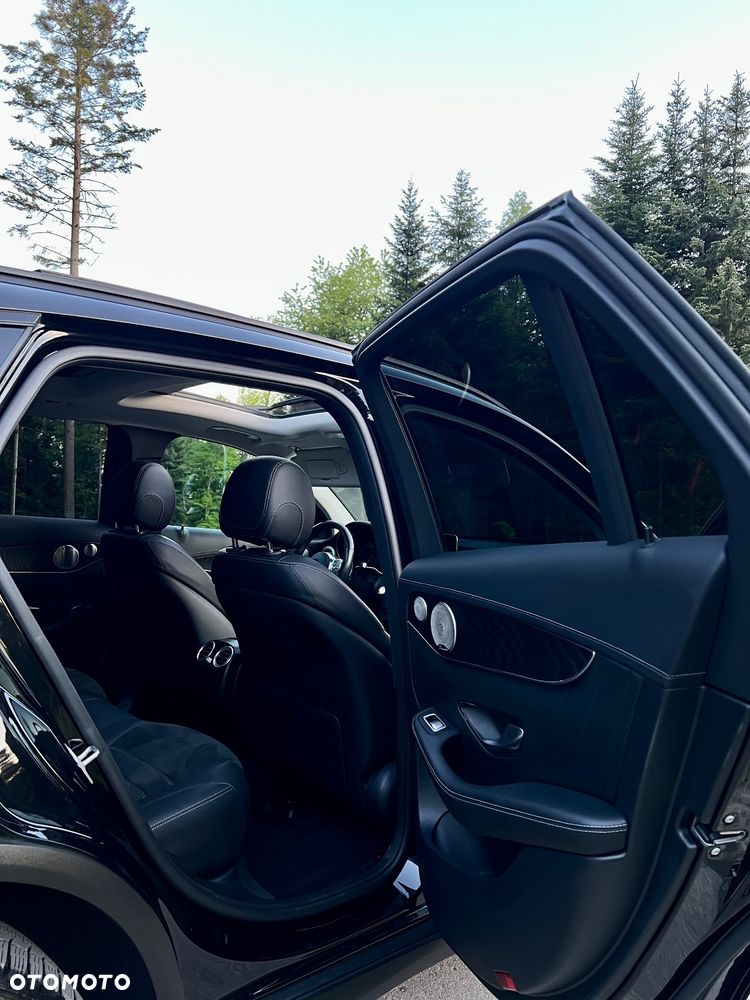 Mercedes-Benz GLC - 33