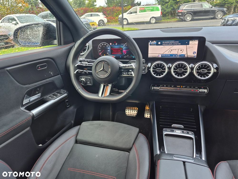 Mercedes-Benz GLA 200 AMG Line - 26