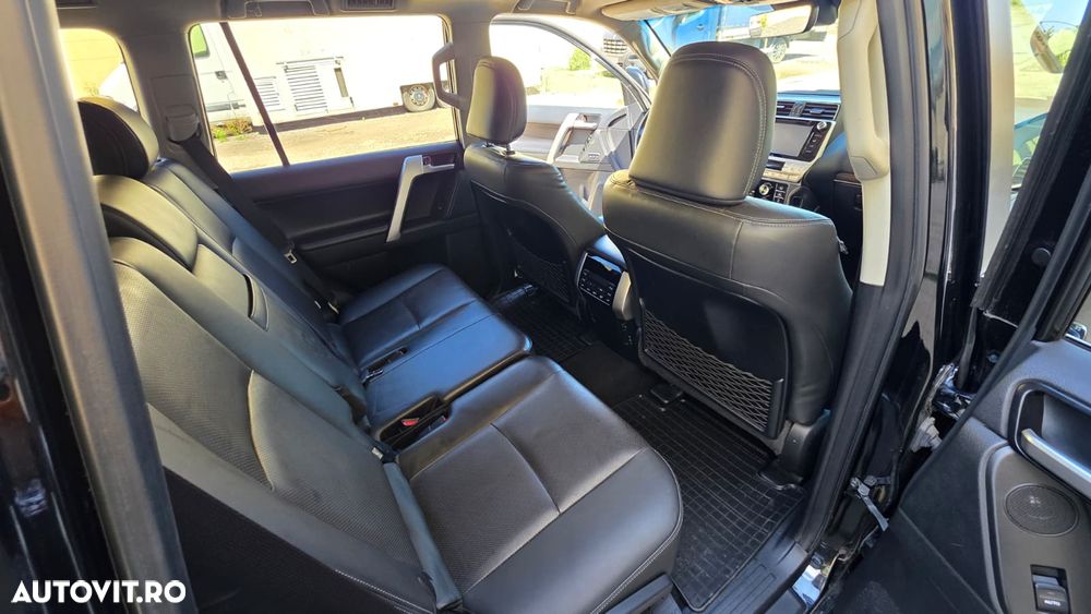 Toyota Land Cruiser 2.8l Turbo D-4D A/T Luxury - 10