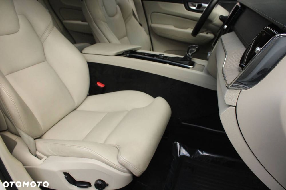Volvo XC 60 - 29