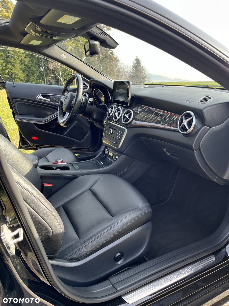 Mercedes-Benz CLA 250 4-Matic AMG Line - 8