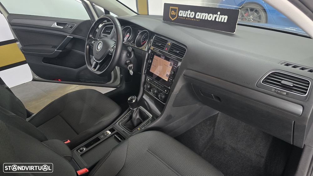 VW Golf Variant 1.6 TDi Confortline - 23