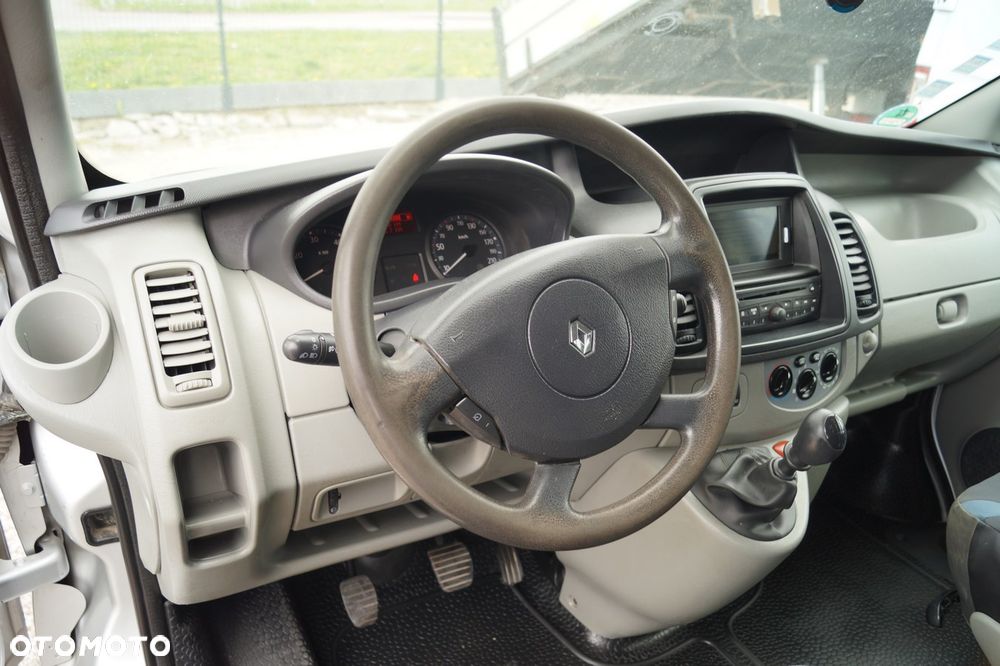 Renault Trafic - 16