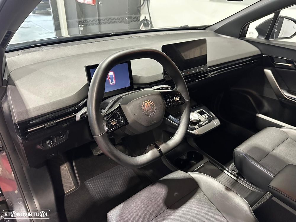 MG MG4 64 kWh Luxury - 5