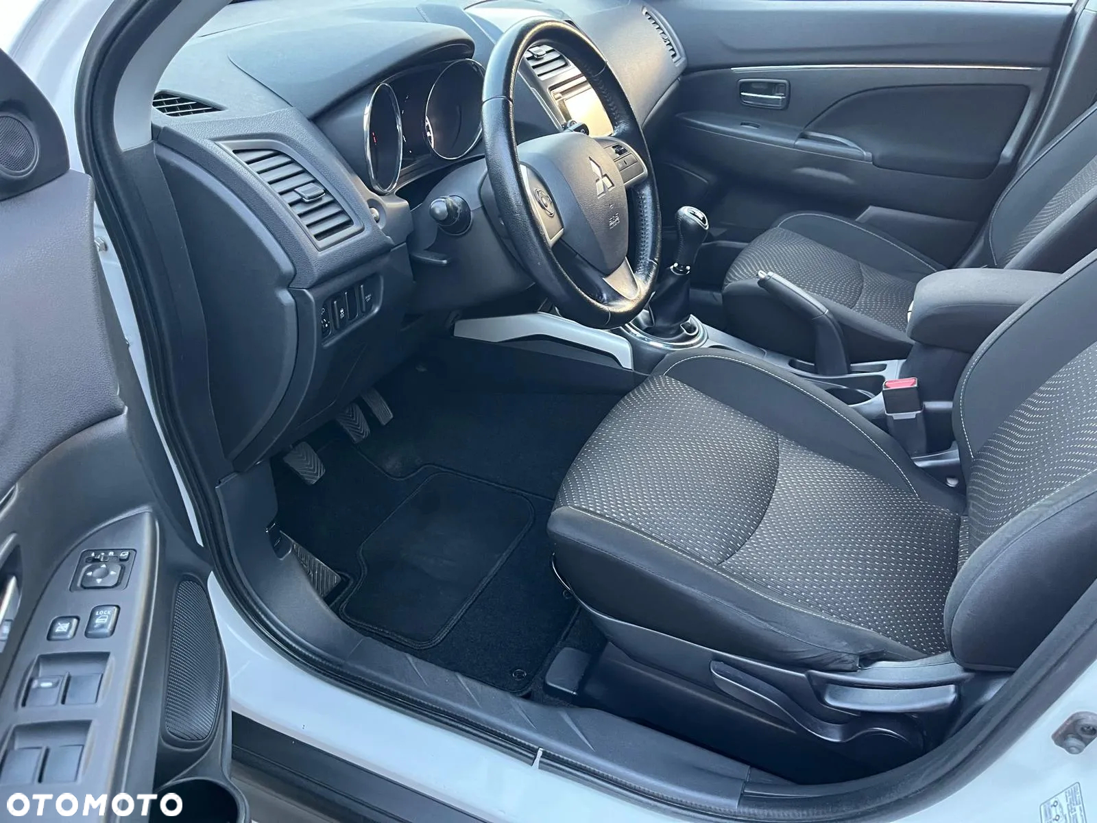 Mitsubishi ASX 1.6 Intense AS&G - 27