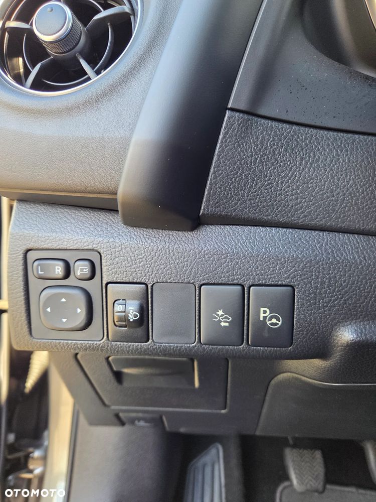 Toyota Auris 1.6 Premium Comfort - 12
