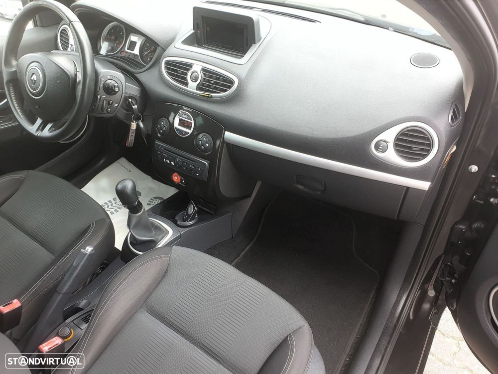 Renault Clio 1.5 dCi Dynamique S - 27