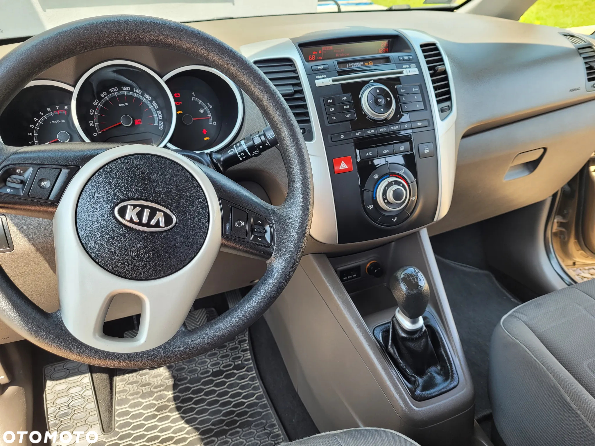 Kia Venga - 7